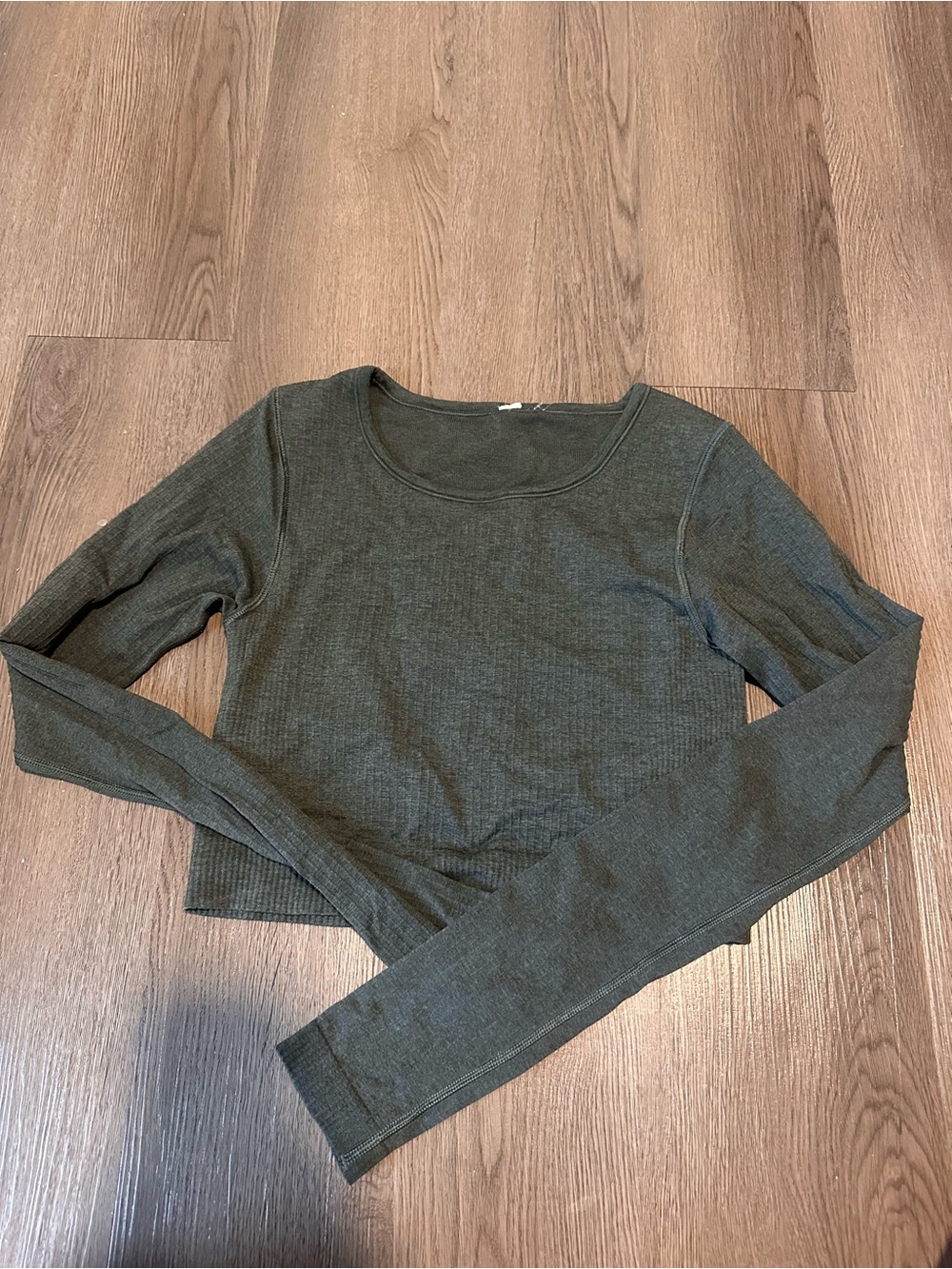 Lululemon ebb to street Green Long-Sleeve Ribbed Crop Top